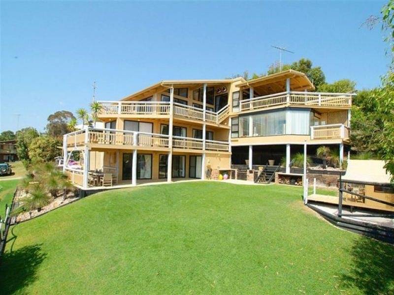 23 George Nothling Drive, Point Lookout QLD 4183