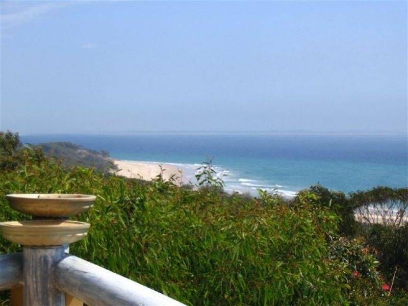 23 George Nothling Drive, Point Lookout QLD 4183