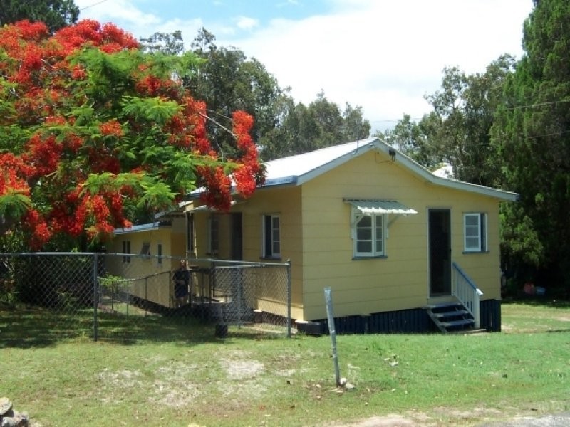 4 Millers Lane, Amity Point QLD 4183