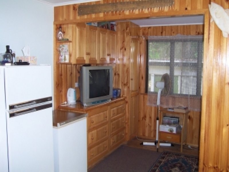 4 Millers Lane, Amity Point QLD 4183