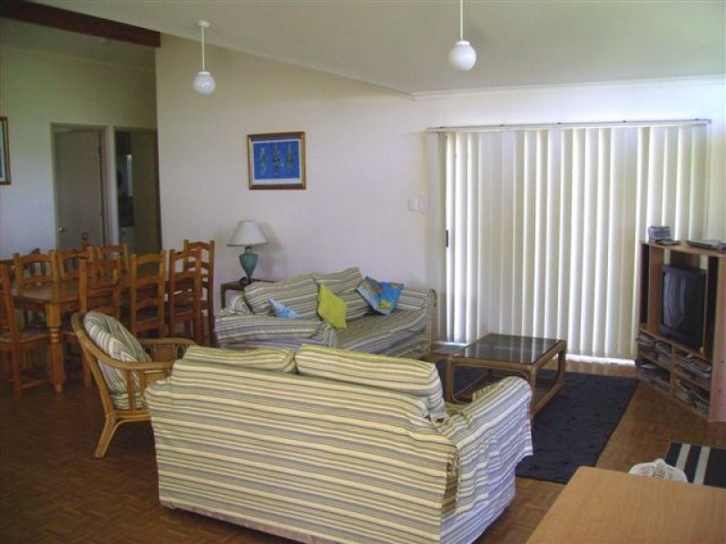 38 Samarinda Way, Point Lookout QLD 4183