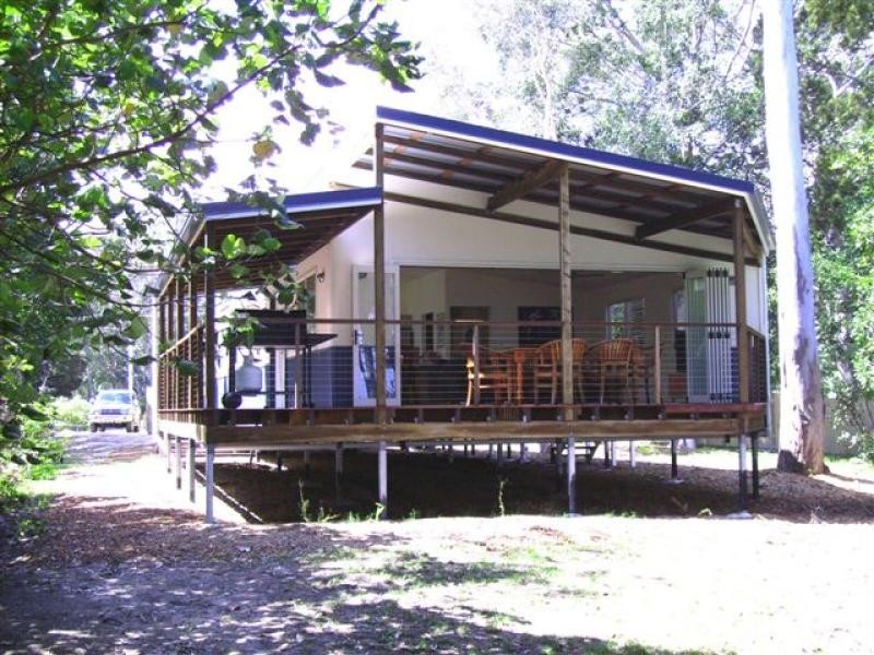 21 Ballow Street, Amity Point QLD 4183