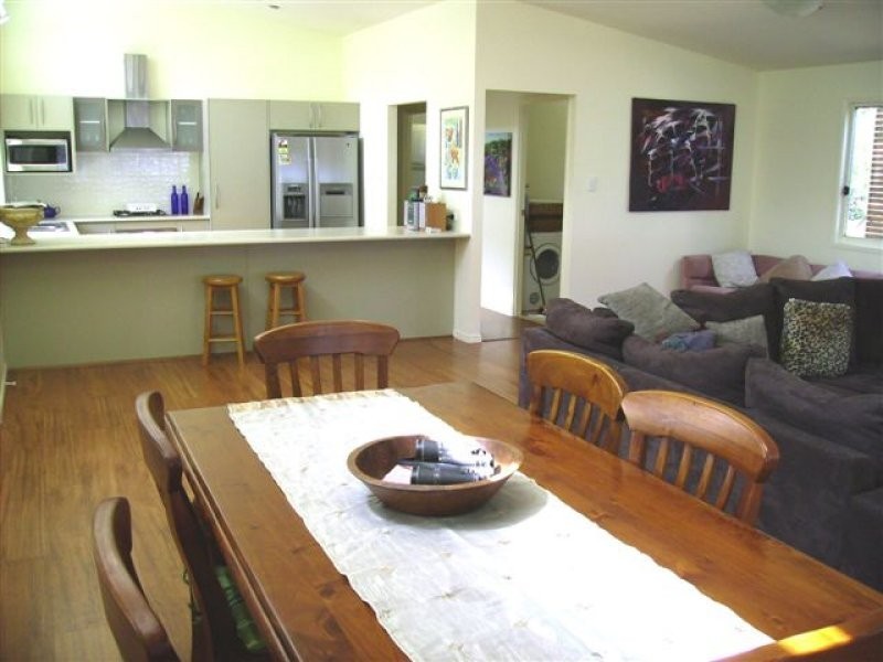21 Ballow Street, Amity Point QLD 4183