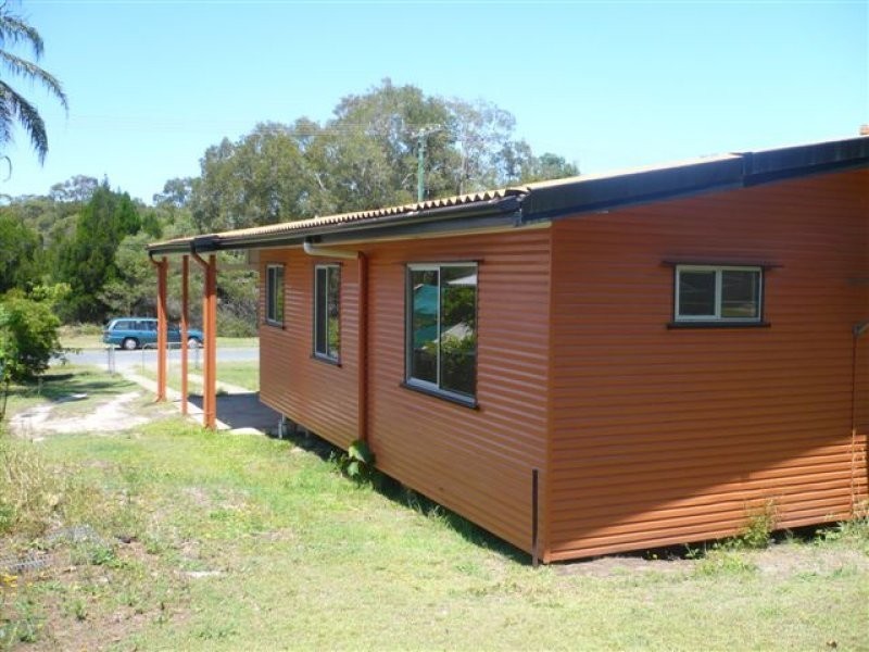 18 Barton Street, Dunwich QLD 4183