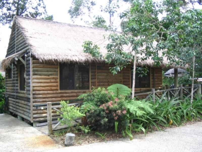 33 Ballow Street, Amity Point QLD 4183
