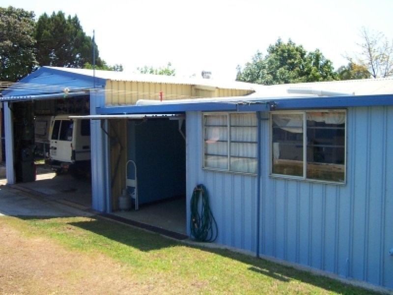 4 Oxley Parade, Dunwich QLD 4183