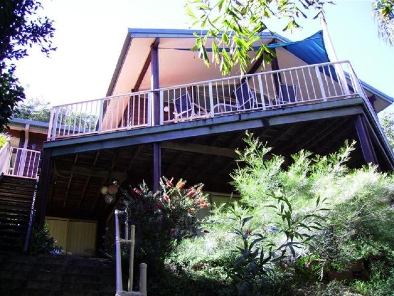 38 Samarinda Way, Point Lookout QLD 4183