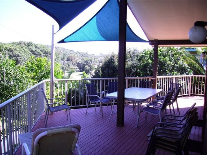 38 Samarinda Way, Point Lookout QLD 4183