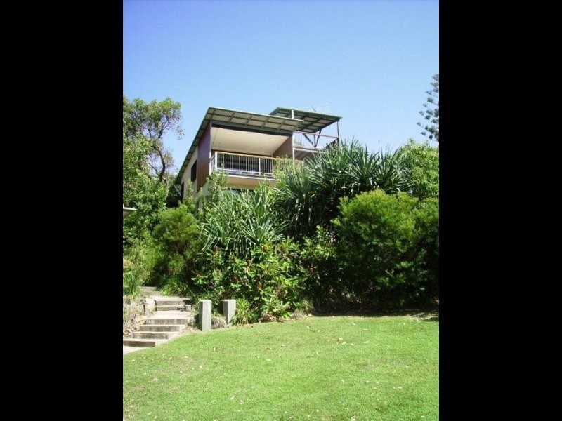 34 Booran Street, Point Lookout QLD 4183