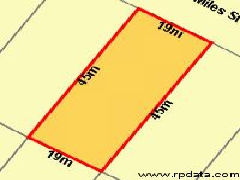 6 Miles Street, Amity Point QLD 4183