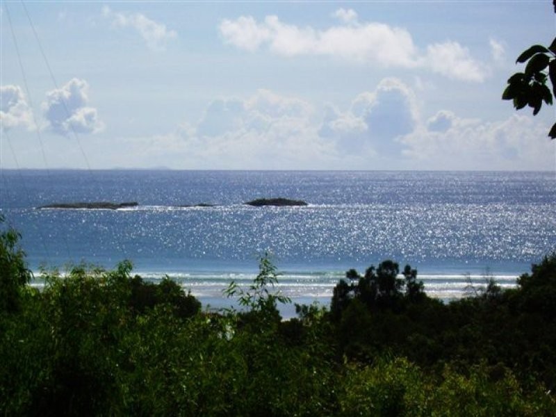 25 George Nothling Drive, Point Lookout QLD 4183