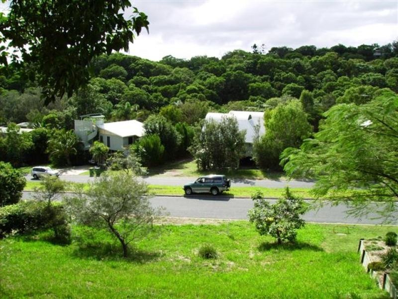 25 George Nothling Drive, Point Lookout QLD 4183