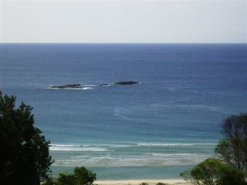 4 Pratt Court, Point Lookout QLD 4183