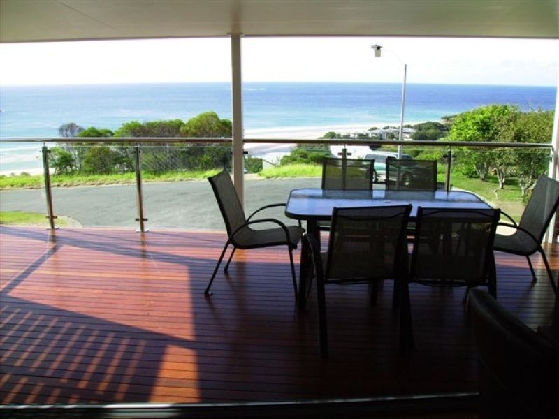 4 Pratt Court, Point Lookout QLD 4183