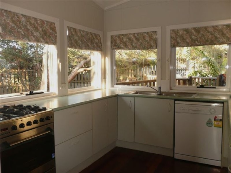 1 Bimba Street, Point Lookout QLD 4183