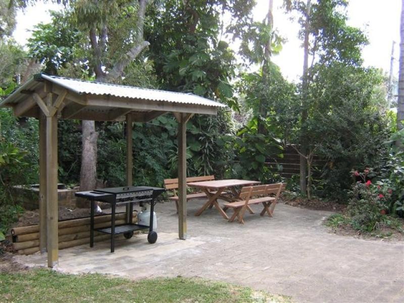 4 Bigoon Road, Point Lookout QLD 4183