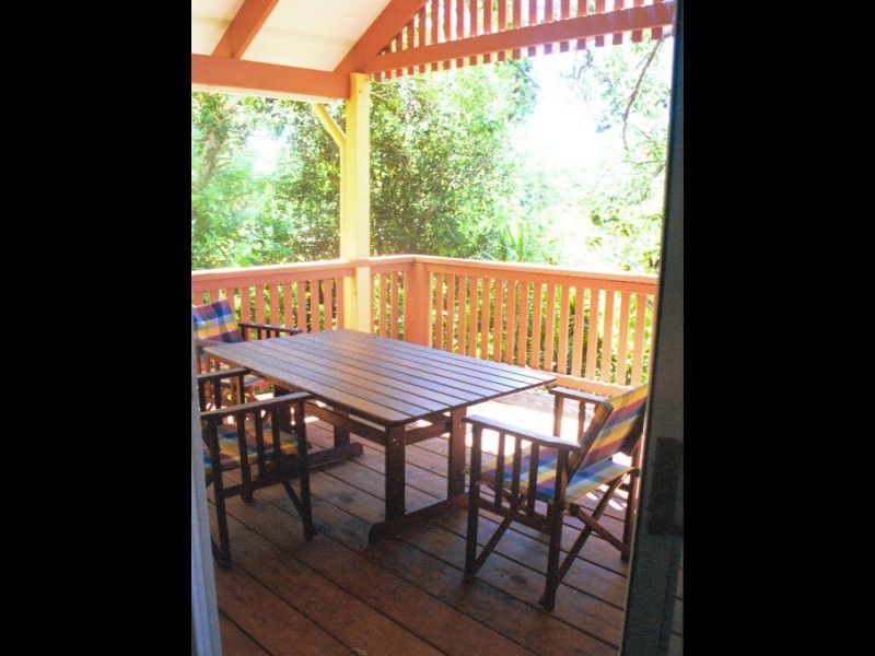 6 Bigoon Road, Point Lookout QLD 4183