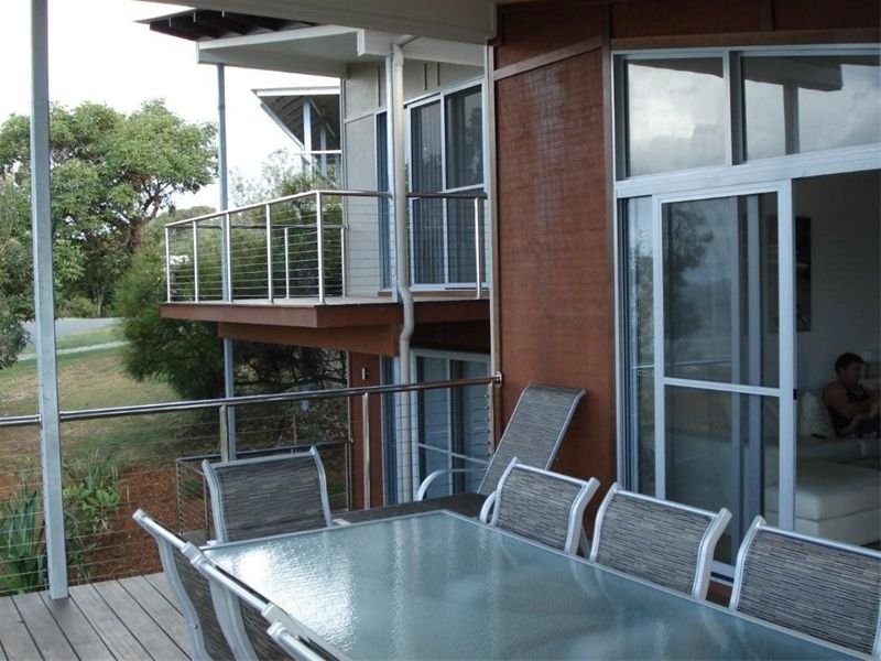 56 Tramican Street, Point Lookout QLD 4183