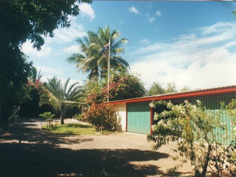 28 Reef St, Saunders Beach QLD 4818