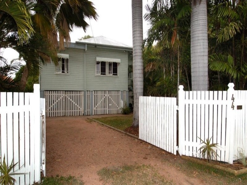 44 Gladstone St, Pimlico QLD 4812