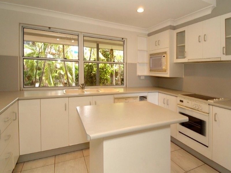 46 The Esplanade, Pallarenda QLD 4810