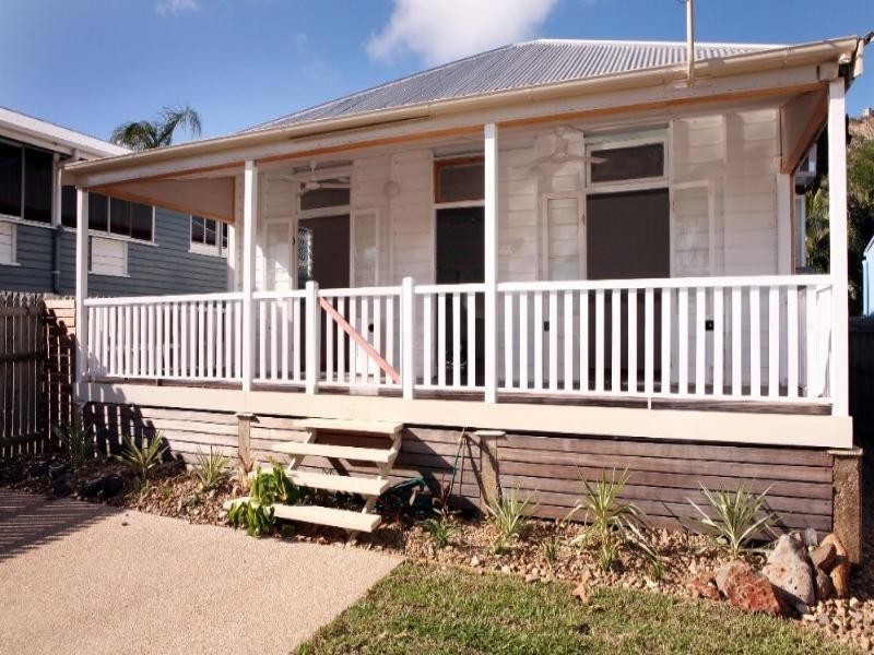 11 Mary Street, West End QLD 4810