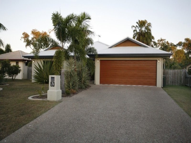 3 Hickory Court, Bushland Beach QLD 4818