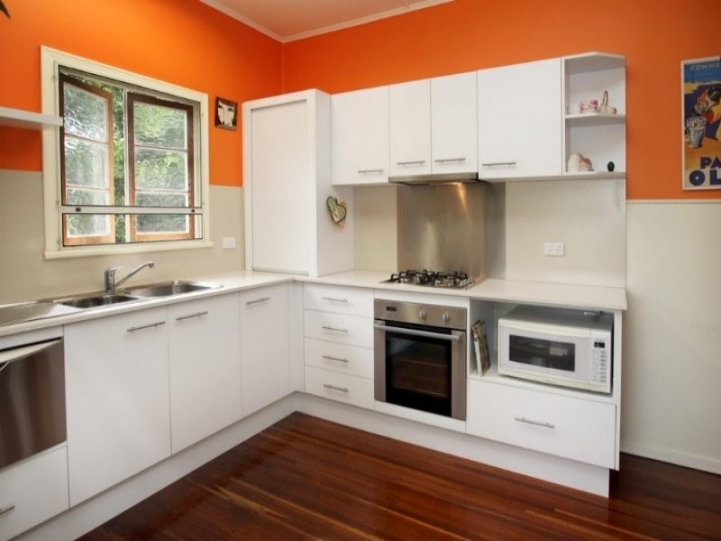 2 Townsville Street, West End QLD 4810