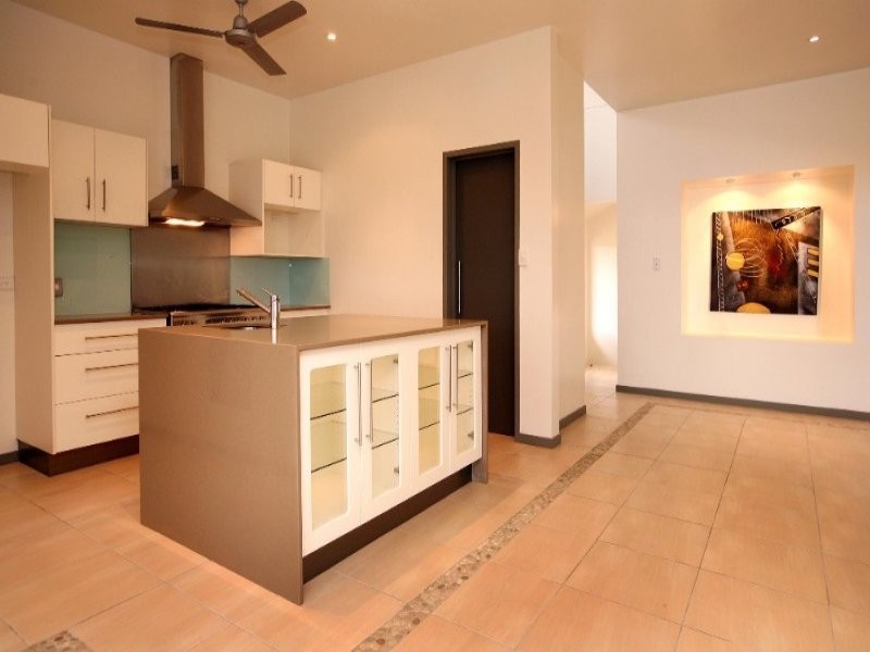 28B Jamaica Cresc, Bushland Beach QLD 4818