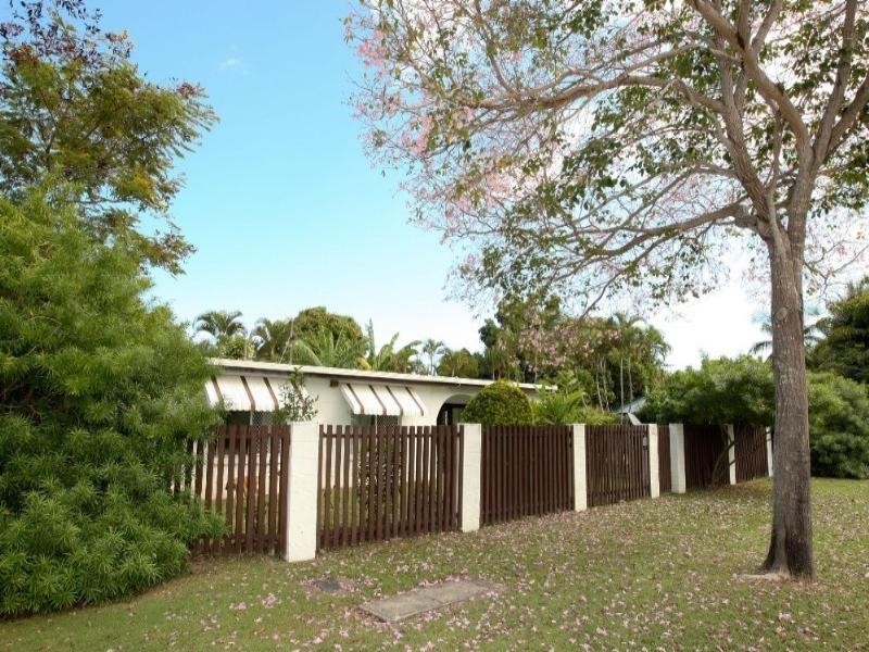 25 Hatchett Street, Cranbrook QLD 4814