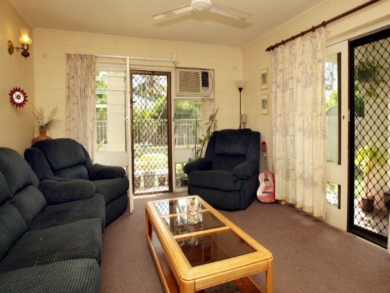 25 Hatchett Street, Cranbrook QLD 4814