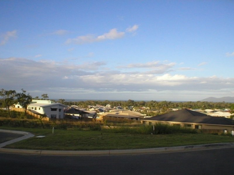 24 Genesta Court, Bushland Beach QLD 4818