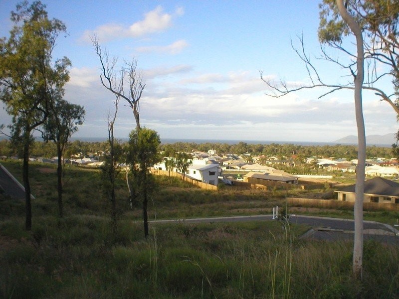24 Genesta Court, Bushland Beach QLD 4818