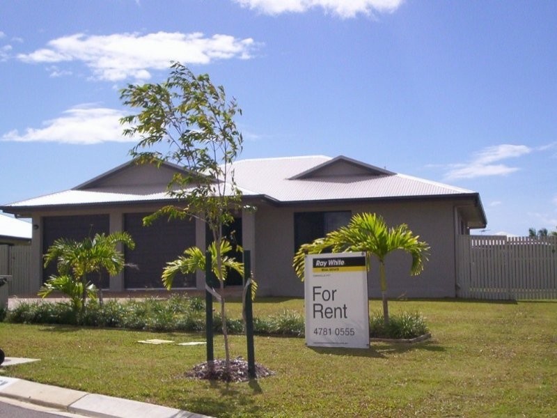 Bushland Beach QLD 4818