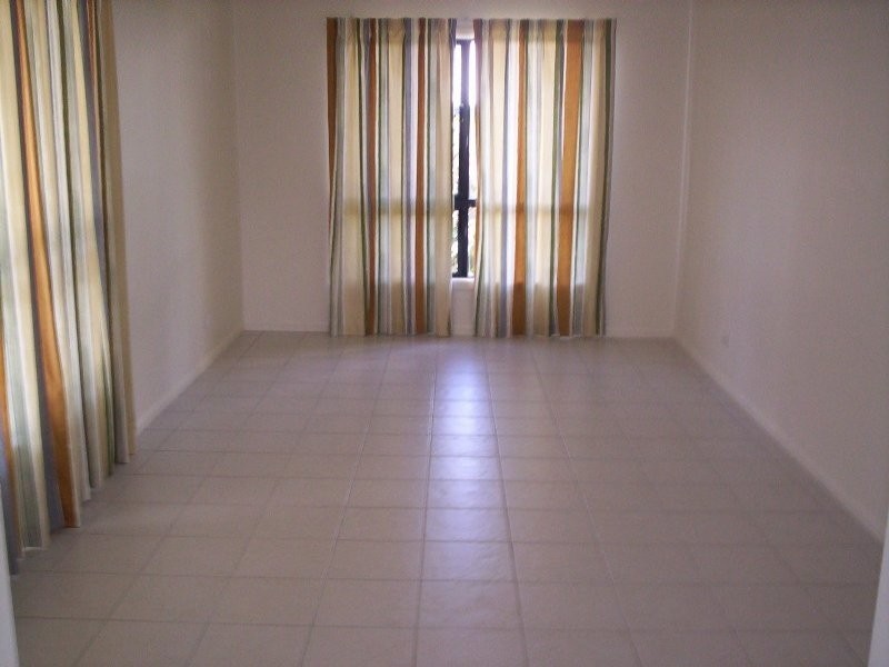 Bushland Beach QLD 4818