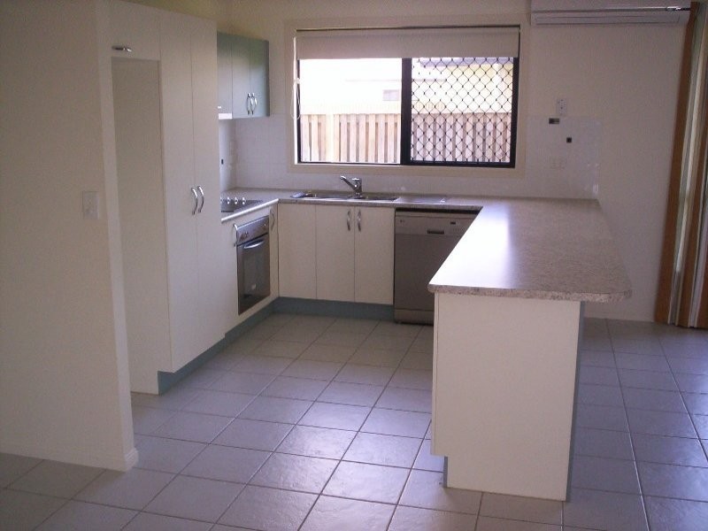 Bushland Beach QLD 4818