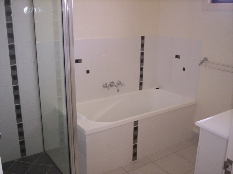 Bushland Beach QLD 4818