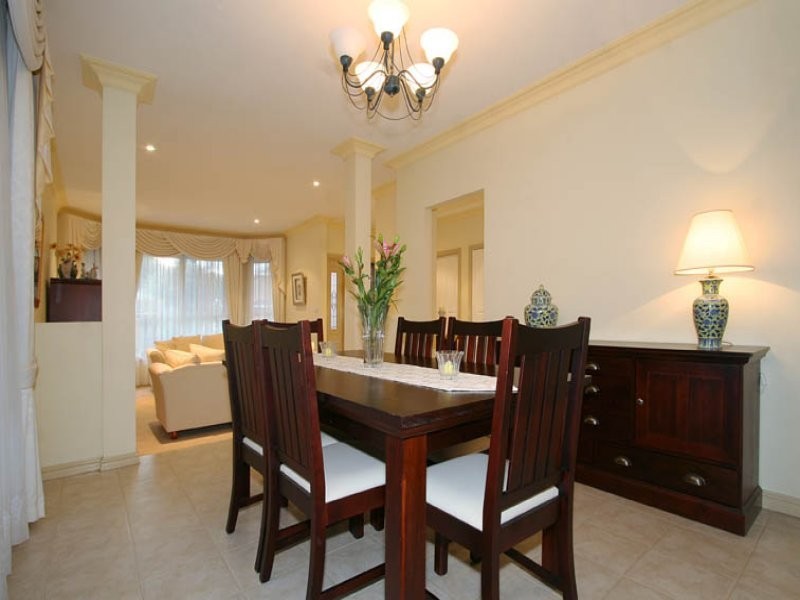 4 Baynton Street, Oakleigh East VIC 3166