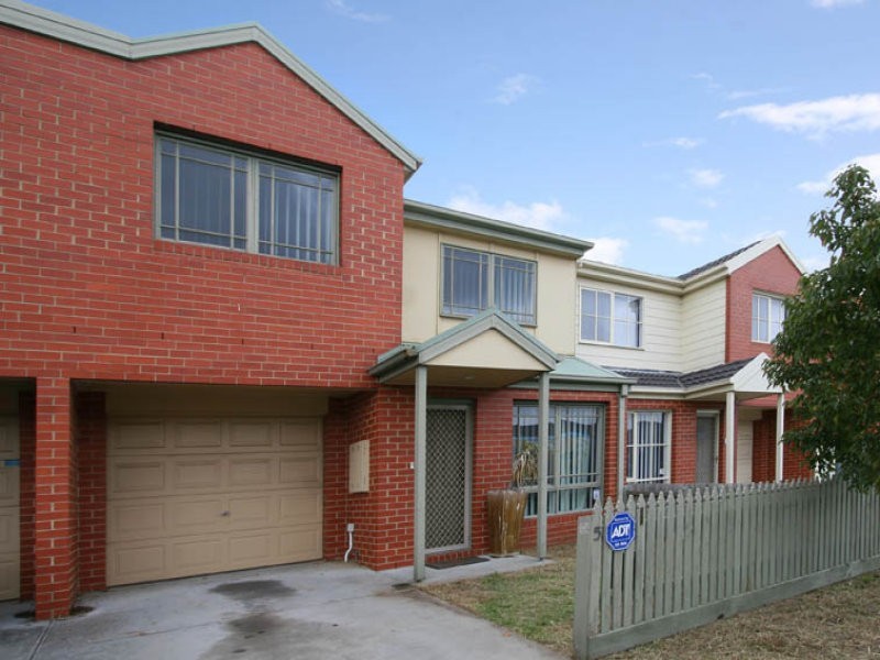 5 Crown Close, Oakleigh East VIC 3166