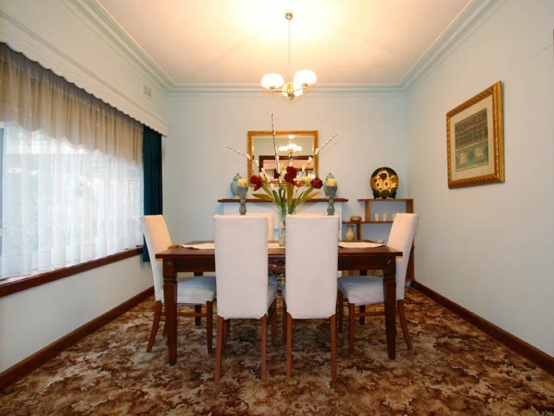 24 Gordon Avenue, Oakleigh East VIC 3166