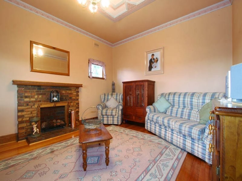 70 Ferntree Gully Road, Oakleigh East VIC 3166