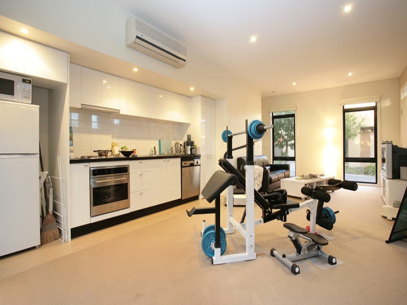 1 Shady Mews, Clayton VIC 3168