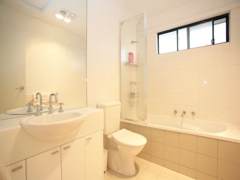 1 Shady Mews, Clayton VIC 3168