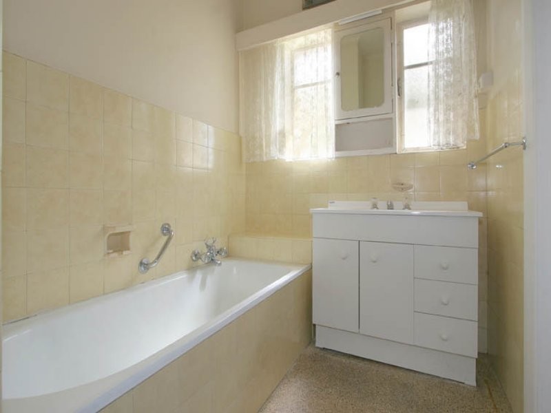 82 Ferntree Gully Road, Oakleigh East VIC 3166