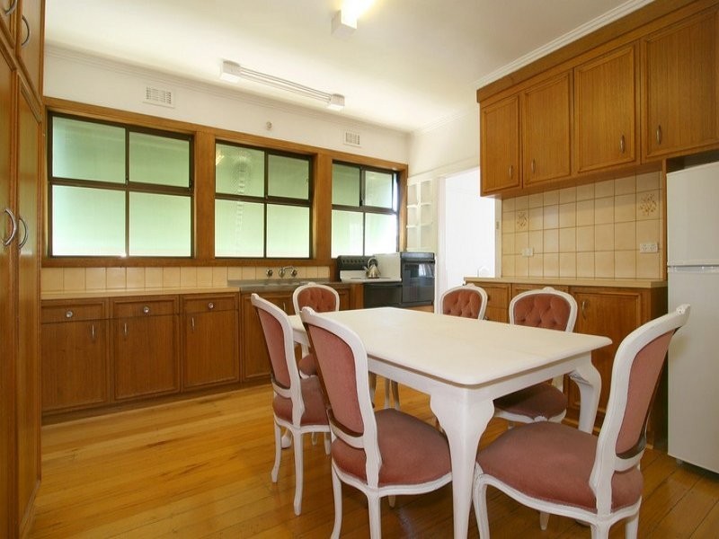 5 Kalymna Grove, Chadstone VIC 3148