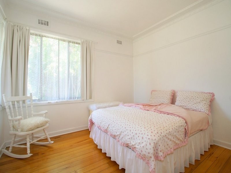 5 Kalymna Grove, Chadstone VIC 3148