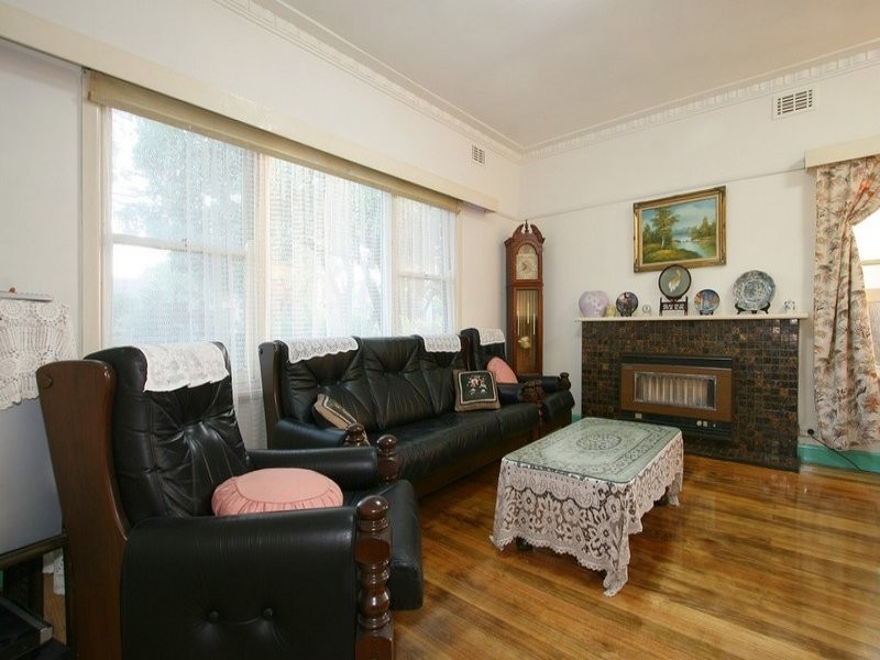 25 Grandview Road, Chadstone VIC 3148