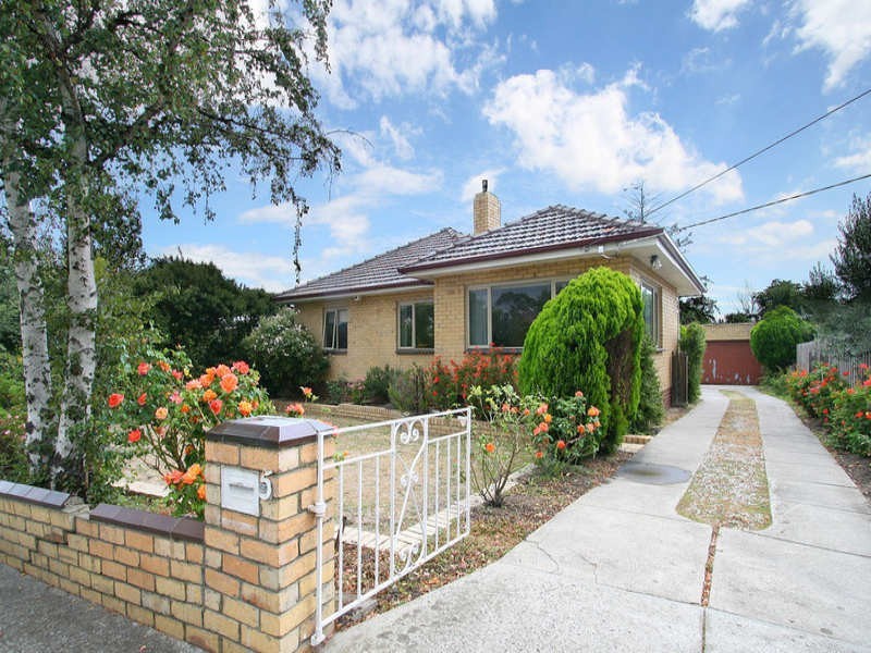 5 Madeleine Road, Clayton VIC 3168