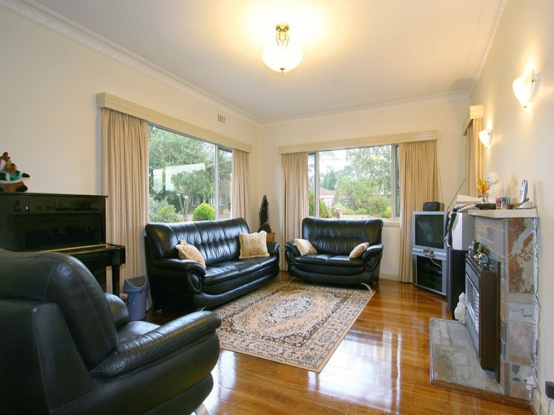 5 Madeleine Road, Clayton VIC 3168