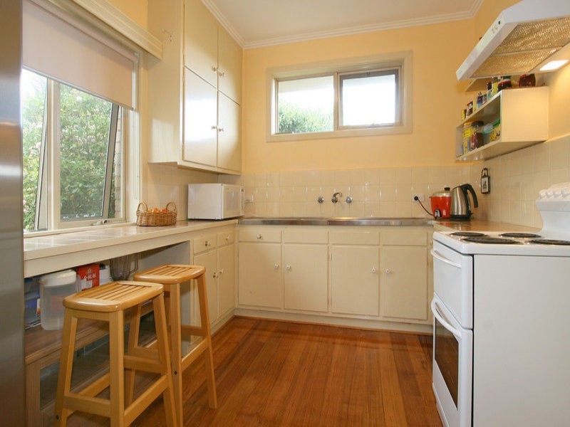 5 Madeleine Road, Clayton VIC 3168